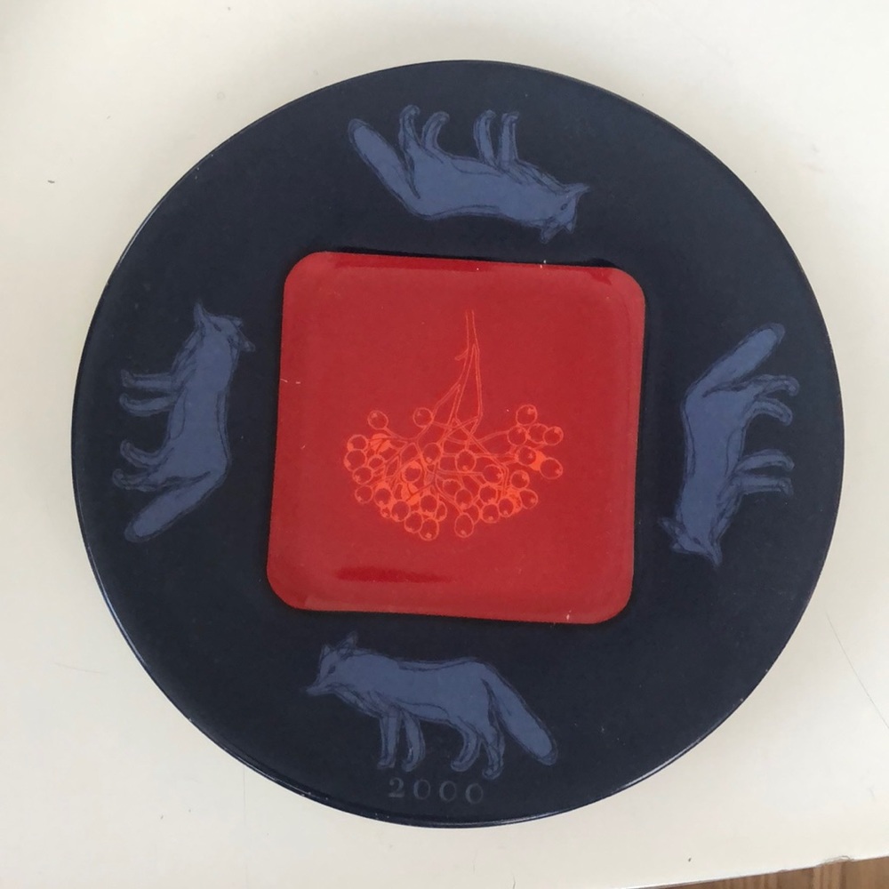 Arabia Finland Flora &Fauna Art plate 2006 by Eva Sivula & Pekka Tolvanen
